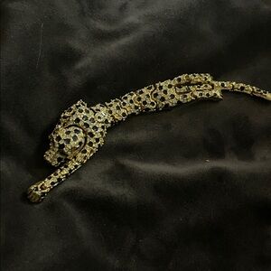 Leopard-Inspired Gold brooch